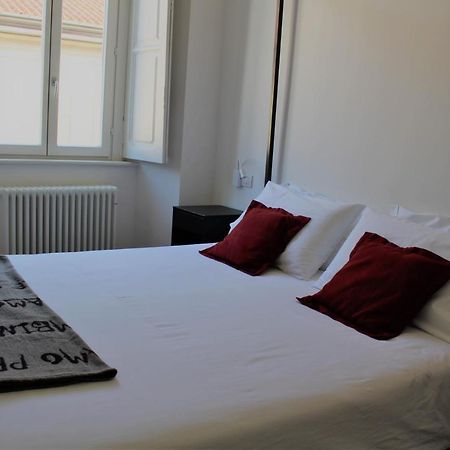 Palazzo Della Torre Elegant Apartment In โกโม ภายนอก รูปภาพ
