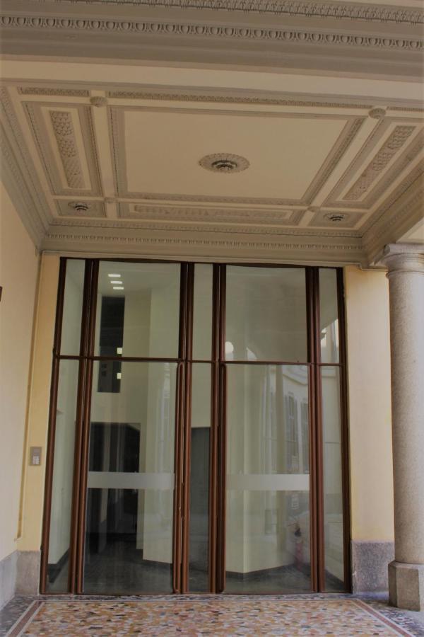 Palazzo Della Torre Elegant Apartment In โกโม ภายนอก รูปภาพ