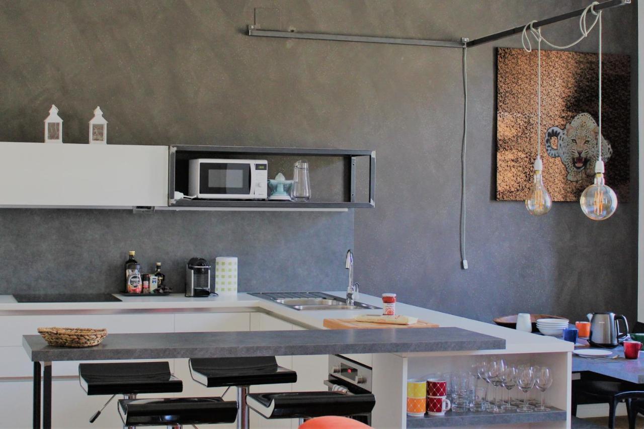 Palazzo Della Torre Elegant Apartment In โกโม ภายนอก รูปภาพ