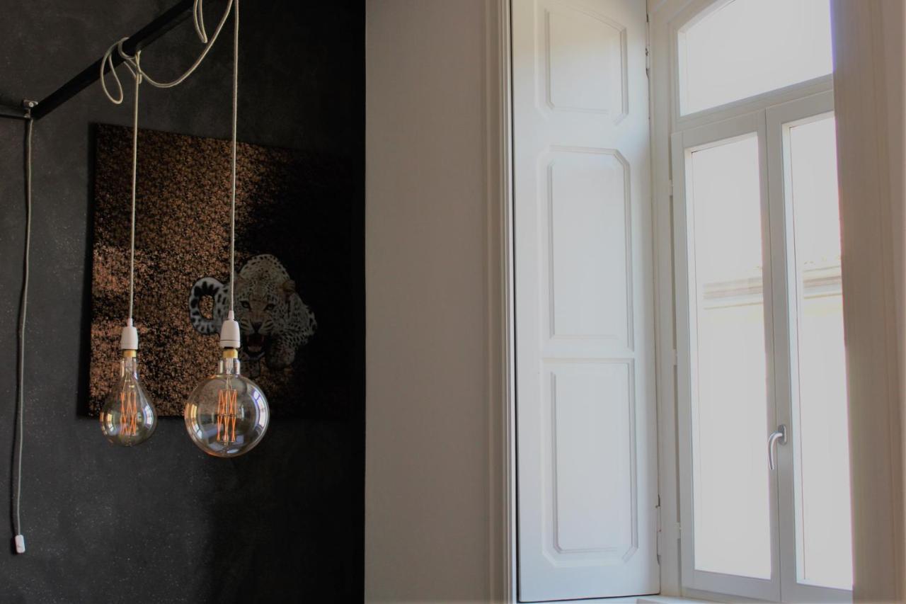Palazzo Della Torre Elegant Apartment In โกโม ภายนอก รูปภาพ