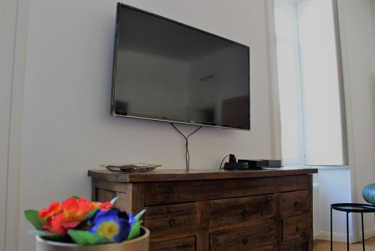 Palazzo Della Torre Elegant Apartment In โกโม ภายนอก รูปภาพ