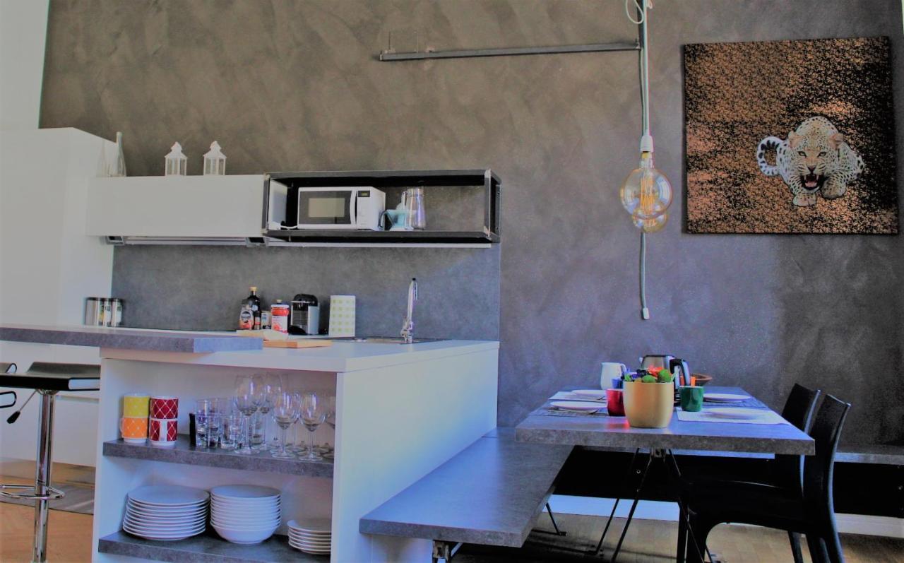 Palazzo Della Torre Elegant Apartment In โกโม ภายนอก รูปภาพ